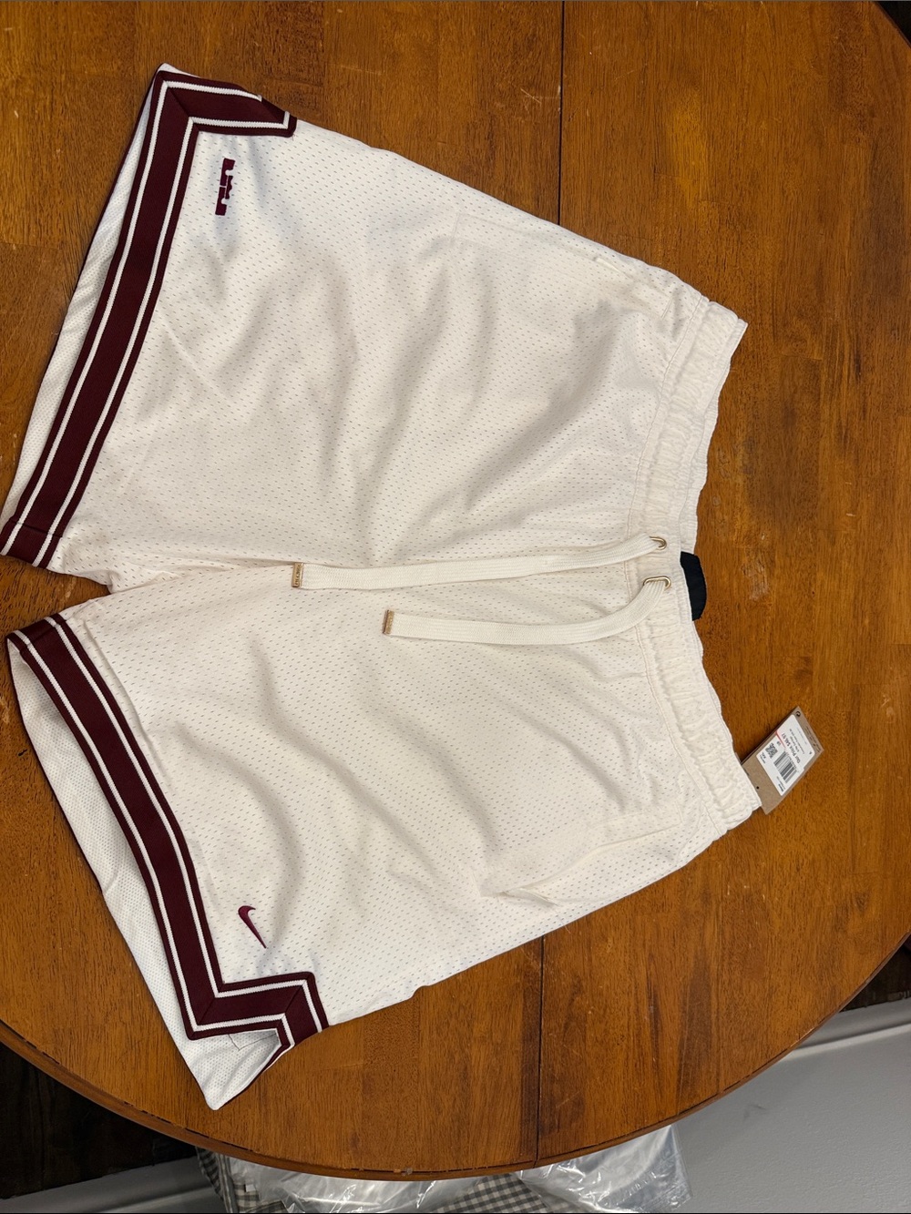 NEW WITH TAGS NIKE LeBRON JAMES FOREVER KING 8" SHORTS HV3394-I33 MEN'S SZ XXL